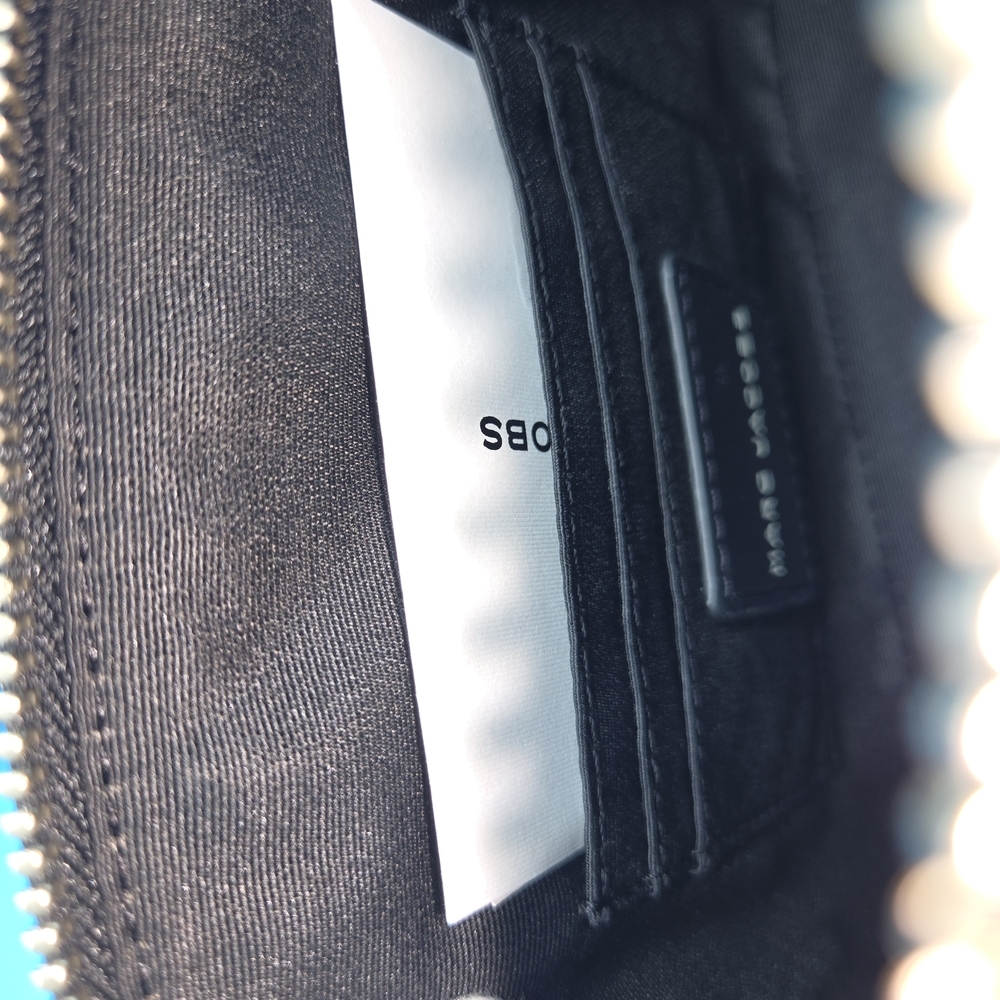 Marc Jacobs Black and White Crossbody Bag With Thin Logo Strap - Picture 5 of 7